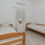 Holiday House Gloria Patri