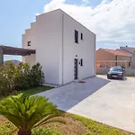 House Aqua