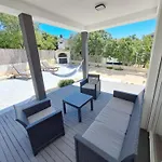 Holiday House Meri