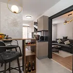 Perfect Old Town Location Two Bedroom House - L & M Apartment