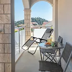 Maloa One Bedroom 2