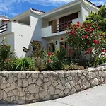 Six Bedroom Holiday Home Matea