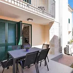 Apartments And Rooms Mila M