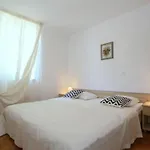 Beachfront Apartments Tamarix