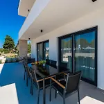 Villa Palazzo By Belmont Realty