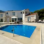 Luxury Villa Michelle