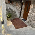 Monte Cristo Wines & Rooms