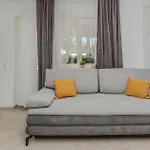 Cozy Apartment In Vir With Wifi