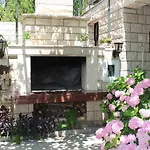 Apartments Sveti Anton