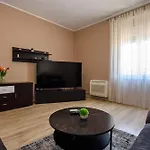 Apartment Frane