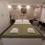 Studio Apartment Ana