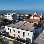 Luxury Villa Pam - Private Villa With A Heated Pool And A Summer Terace With 4 Bedrooms - 230 M2 New!!