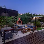 Apartment With Terrace And Mini Pool Green Gold