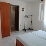 Apartmani More Komarna