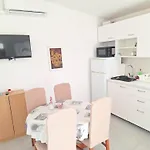 Sunny Bi-Pi Apartment