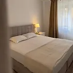 Apartment Piaf