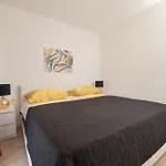 Two Bedroom Apt Luxury Gold Ivana With Private Parking