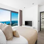 Villa Coastal Bliss
