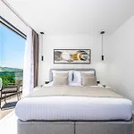 Villa Coastal Bliss
