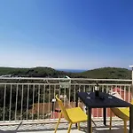Sunny Side Of Island