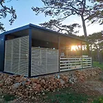 Neli Holiday Home - Camping Planik