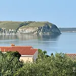 Holiday House Mila