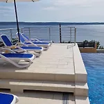 Apartment With Swimming Pool And Sea View