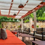Heritage Hotel & Estate Raznjevica Dvori Ad 1307