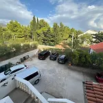 Apartment Frane