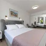 Dlc Deluxe Apartment