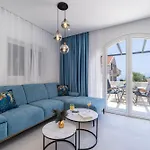 Spacious Condo 2-Bedroom Apartment Raat