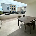 Beautiful New Palmtree Apartments