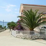 Antonio Apartments