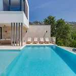 New Luxury Villa I Infinity Pool