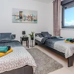Cozy Apartment In Vir With Wifi