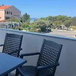 Apartman M & M, Schoene Wohnung Nur 200M Vom Strand