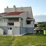 Holiday Home Gidas - Hot Tub, Gym, Playground