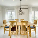 3 Bedroom Beautiful Home In Sukosan