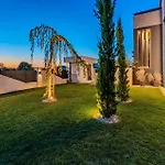 Lovely Home In Privlaka With Jacuzzi