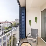 Three Lavenders Elegant Apartment