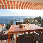 Apartment Lina - Pool And Sea View