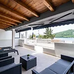 Hidden Gem Apartment - Two Bedroom Apartment With Terrace And Sea View