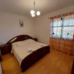 Apartment Dominik - Two Bedroom Apartment With Terrace And Sea View