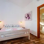 3 Bedroom Gorgeous Apartment In Seline