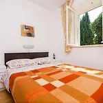 Apartment Charming Arena - One Bedroom Apartment With Terrace And Sea View
