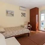Pulastar - Studio Apartment With Terrace