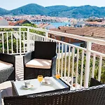 Apartments Sunshine Home - Two Bedroom Apartment With Balcony And Sea View