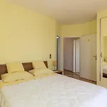 Apartment Mili - Two Bedroom Apartment With Terrace And Sea View Sinjska 15