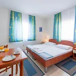 Villa Borna Apartments