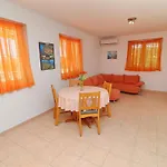 Apartments Villa Michele-Three Bedroom Apartment With Terrace Mandarin